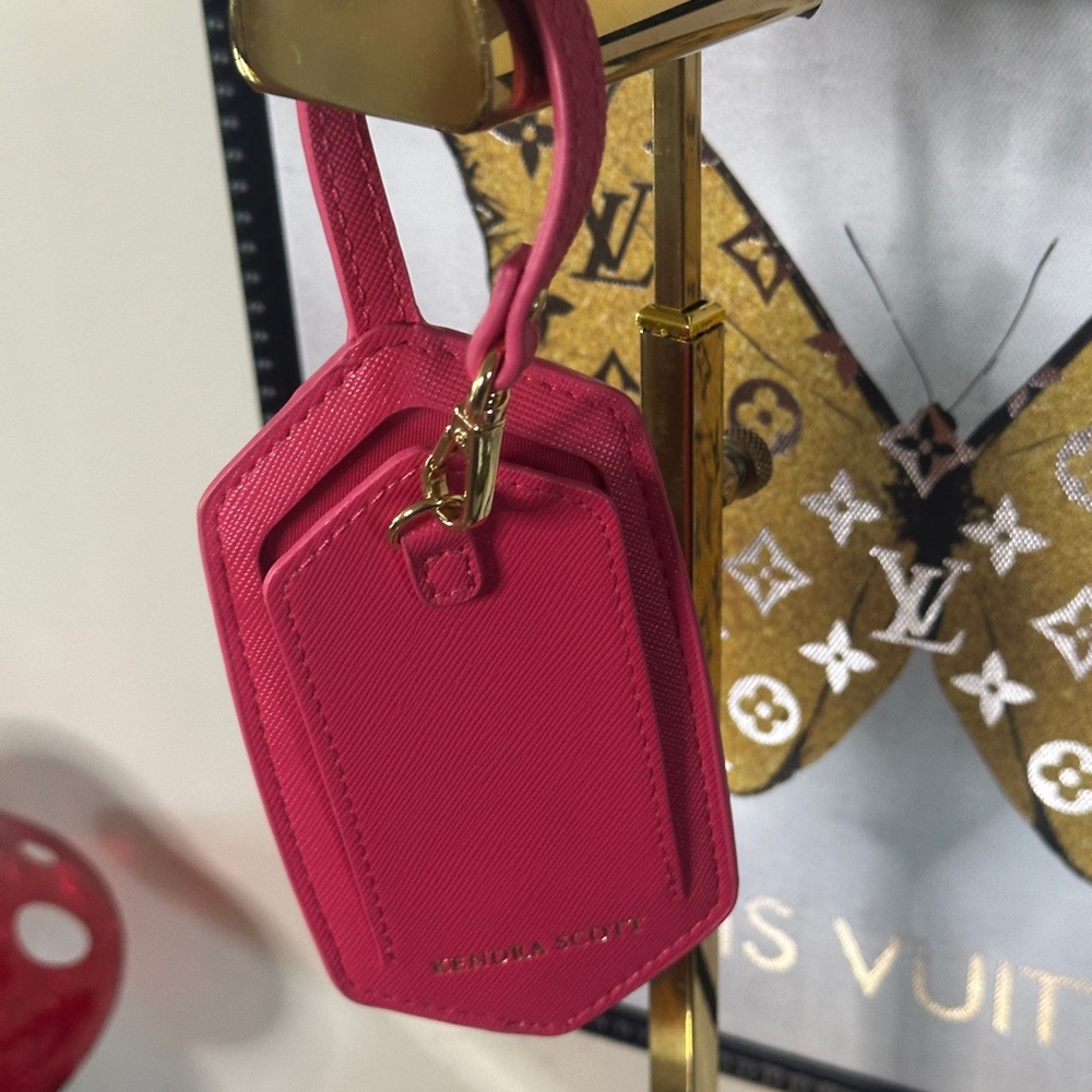NWT - Kendra Scott Luggage Tag. Retail $25.00